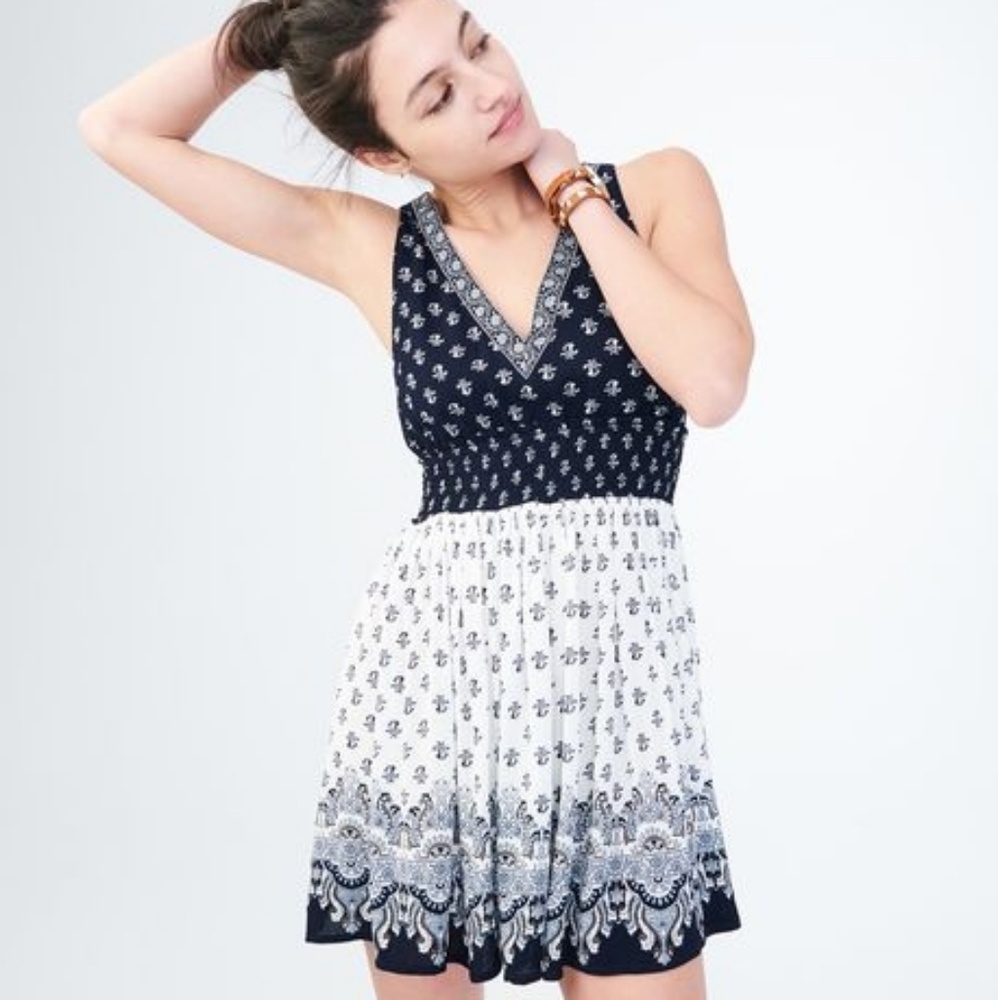 Floral V-neck fit & flare dress